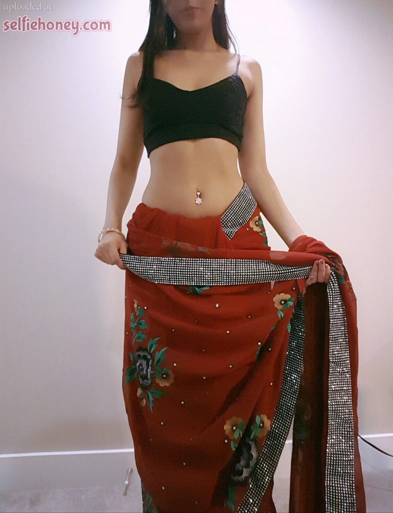 indian girl selfie 4 785x1024 - Indian Girl Hot Selfie - Saree