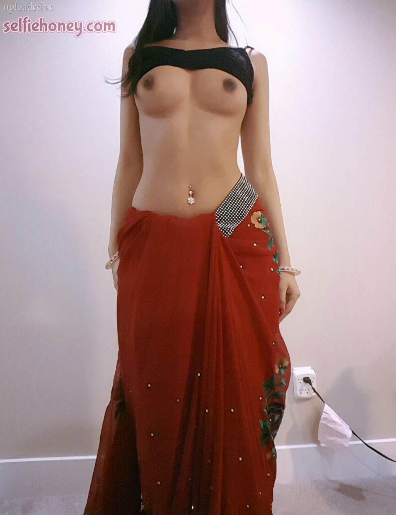 indian girl selfie 5 787x1024 - Indian Girl Hot Selfie - Saree