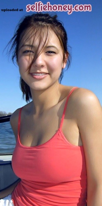 asiantopless - Pretty Asian Girl Topless