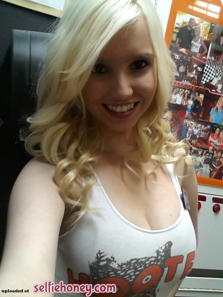 hooters2 - Hot Hooters Girl Selfie Showing All