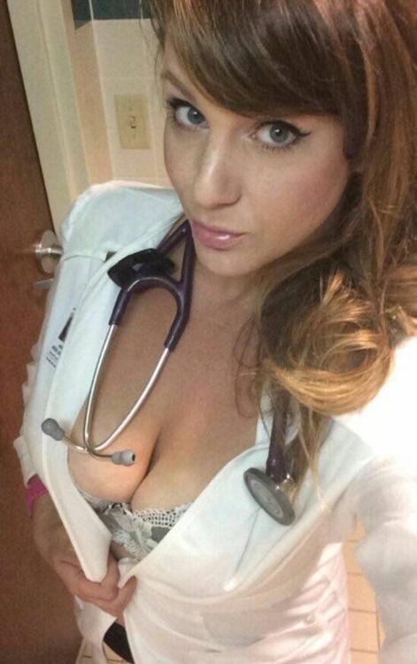 hotdoctorselfie - SOLO Shot - Hot Woman Doctor Taking Selfie