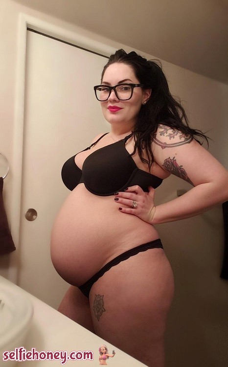 pregnantnudeselfie5 - Pregnant Nude Selfie